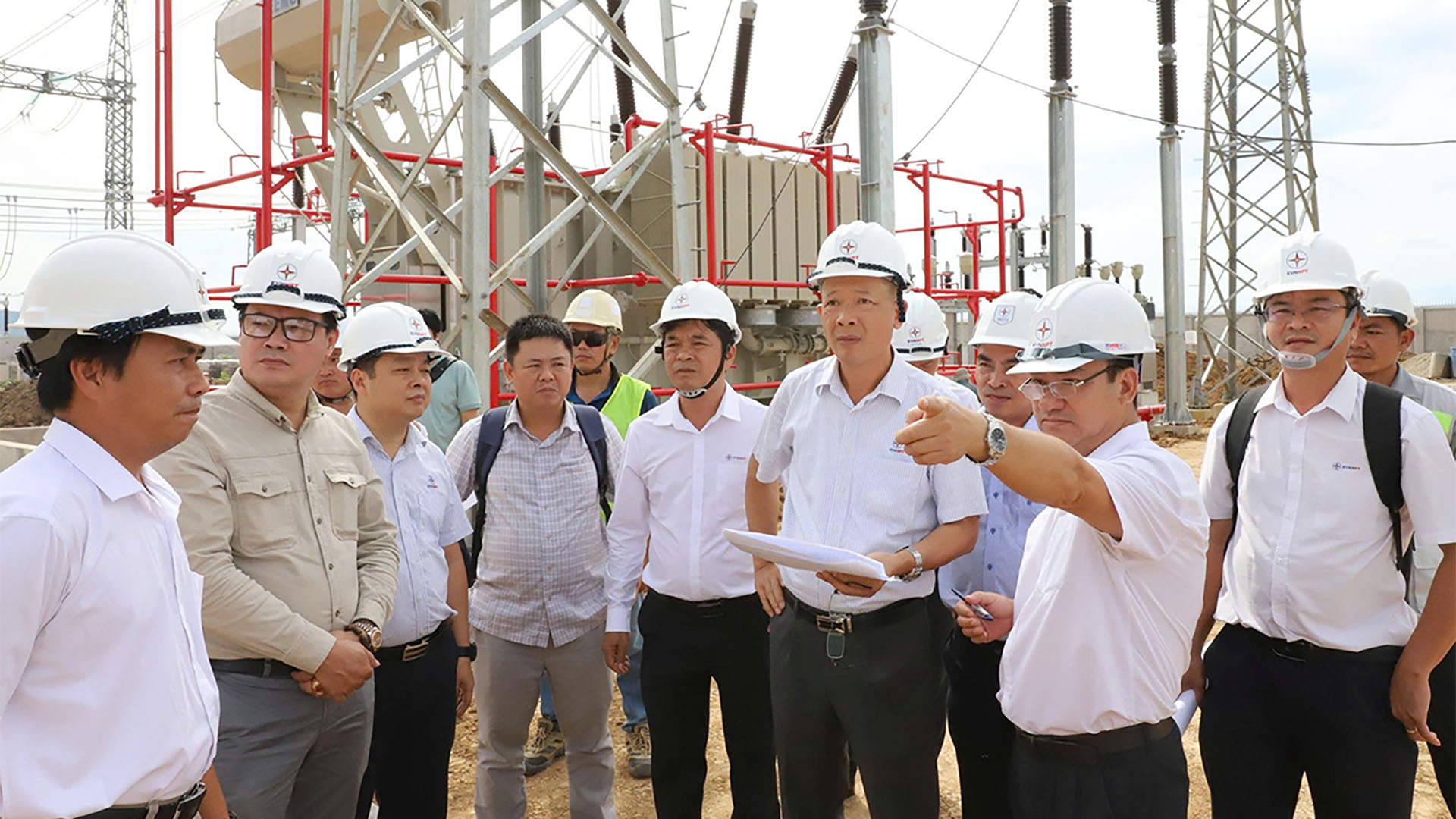 Tập trung nguồn lực, đẩy nhanh tiến độ 2 dự án truyền tải điện tại Khánh Hòa và Phú Yên